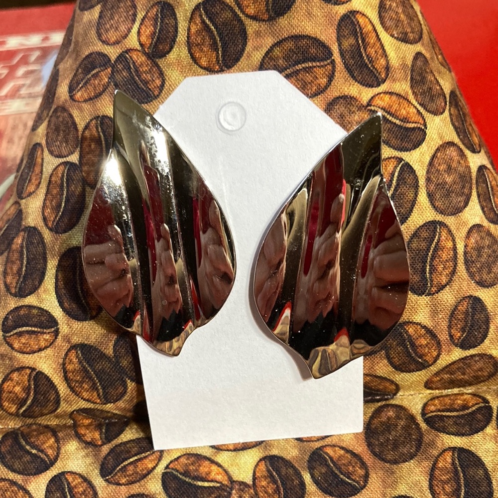 🎄Silver flat leaf Clip earrings